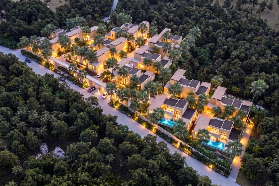 52-ulu-villas-samui-aerial-night